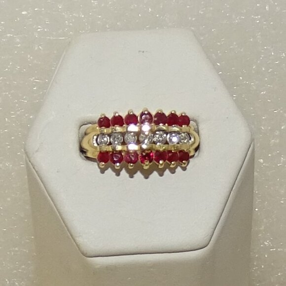 VINTAGE 14K RUBY & DIAMOND RING - Picture 2 of 7